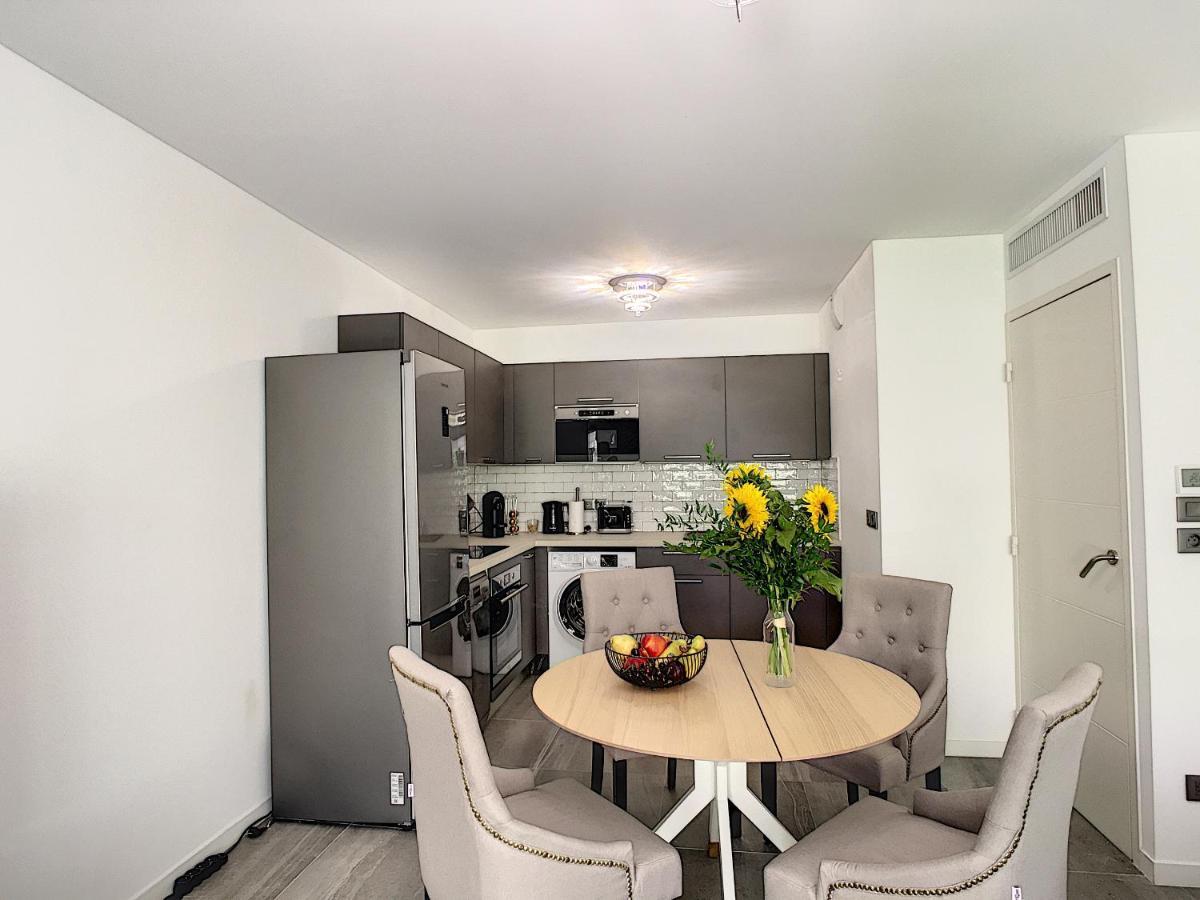 Palm Beach Apartment With A Pool In The Residence 戛纳 外观 照片